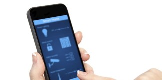 Las pantallas de los teléfonos inteligentes pueden contener 30 veces más bacterias que las que hay en un inodoro