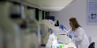 El ejercicio profesional responsable de la bioquímica cumple una función esencial dentro del sistema de salud