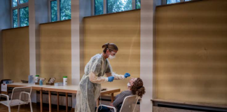 Cómo el mundo no advirtió la propagación silenciosa de la COVID-19