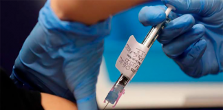 ¿Cuál será la mejor estrategia para distribuir la vacuna contra la COVID-19 entre la población mundial?