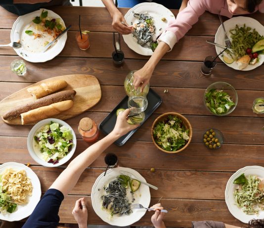 Reacciones de hipersensibilidad a aditivos alimentarios I: conservantes. Alérgico a la letra pequeña: alergia a los conservantes, rara pero real.